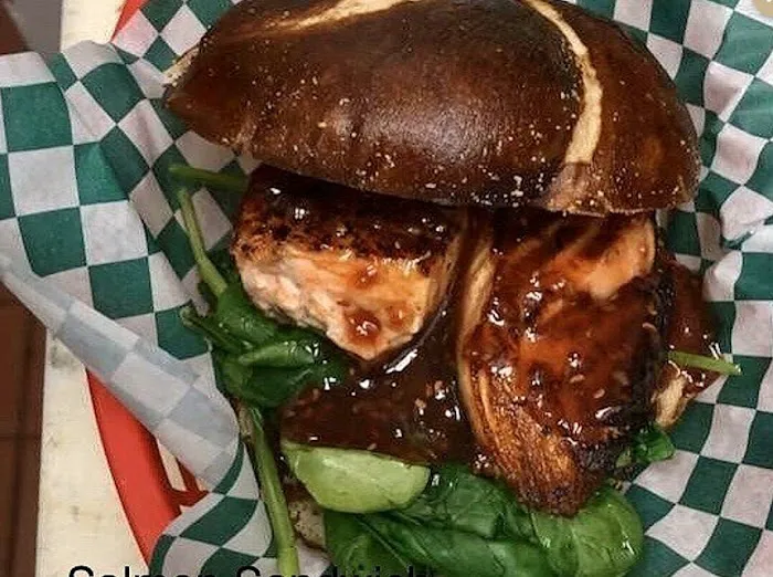 Dunning's Gourmet Market & Deli 9