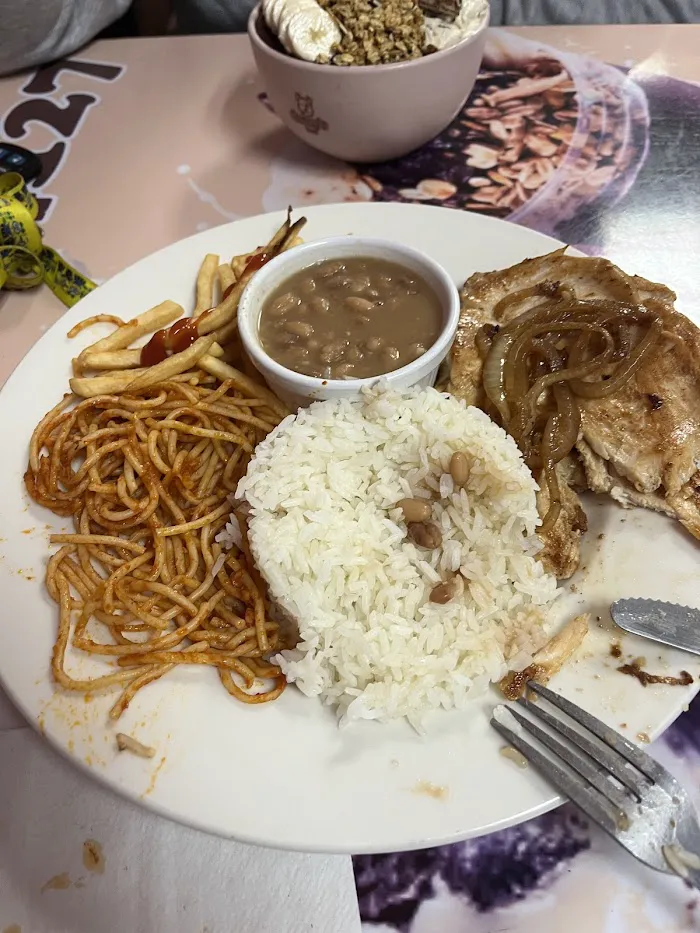 Grazy's Food 1