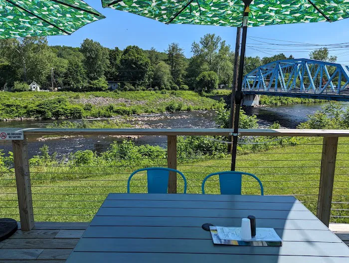 Creekside Bar & Bistro 3