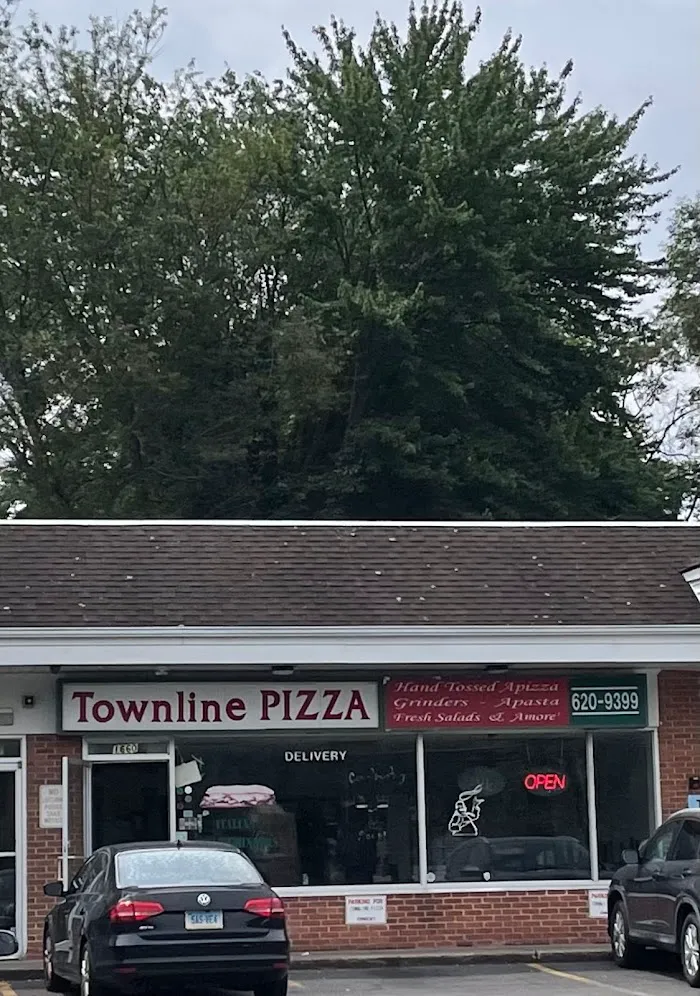 Townline Pizza 8