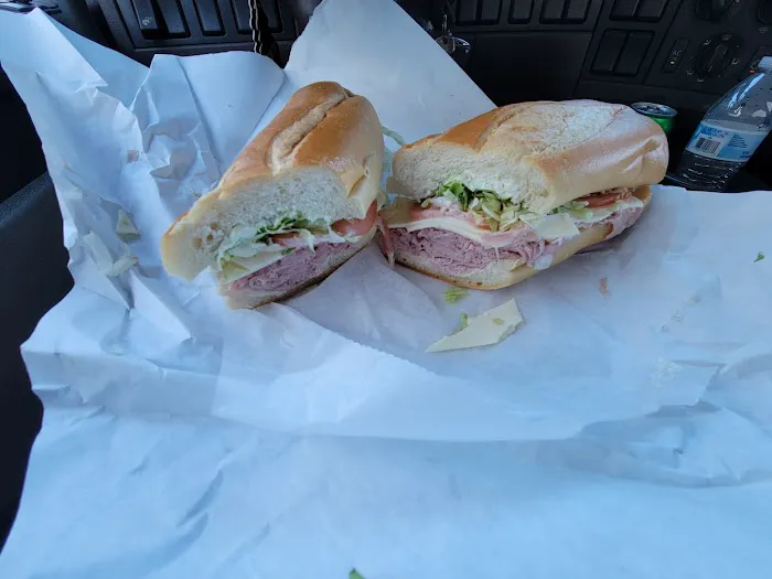 Alfredo's Deli 6