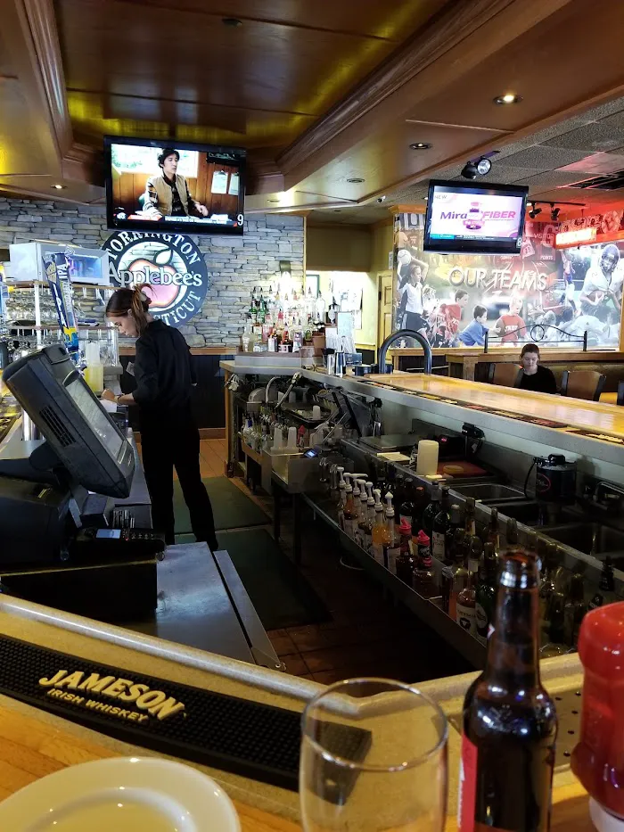 Applebee's Grill + Bar 4