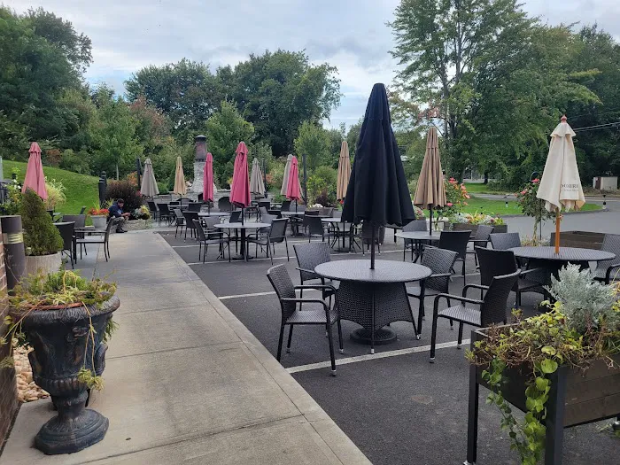 Uncommon Grill 9