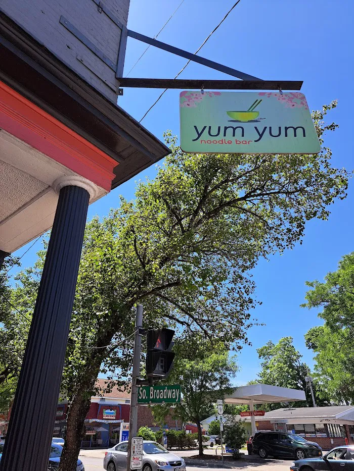 Yum Yum Noodle Bar - RED HOOK 3