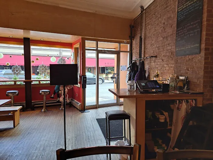 Yum Yum Noodle Bar - KINGSTON 5