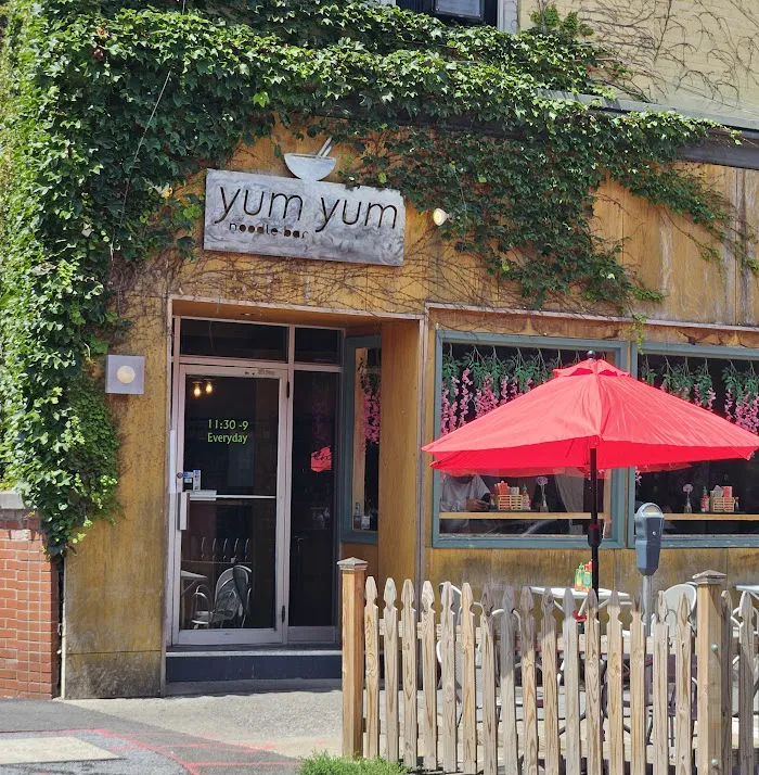 Yum Yum Noodle Bar - KINGSTON 10