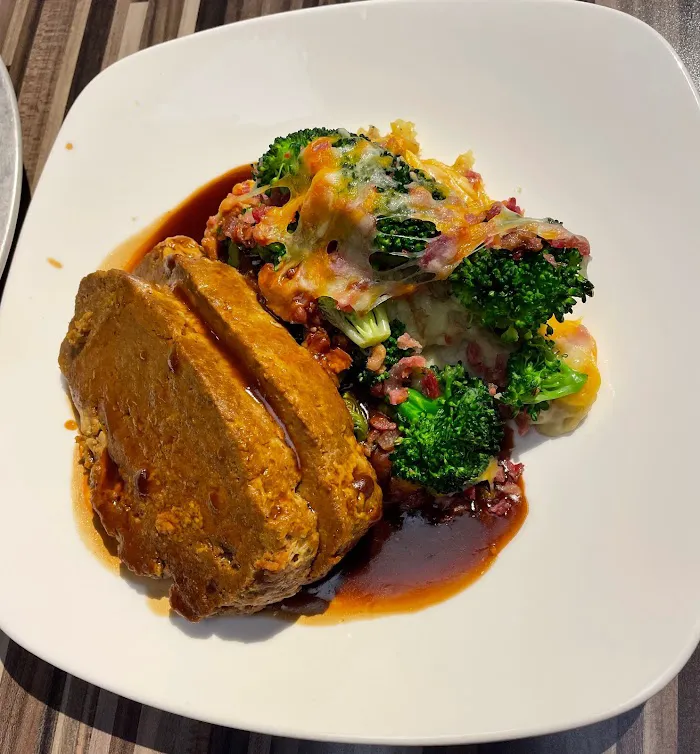Steelworks Buffet and Grill 6