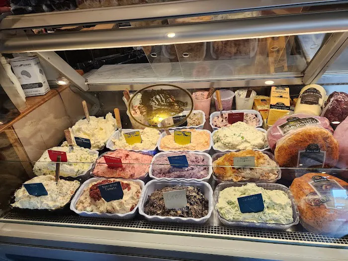 Goldberg's Bagels and Deli 2