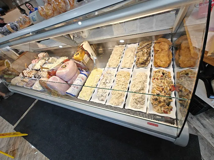 Goldberg's Bagels and Deli 4