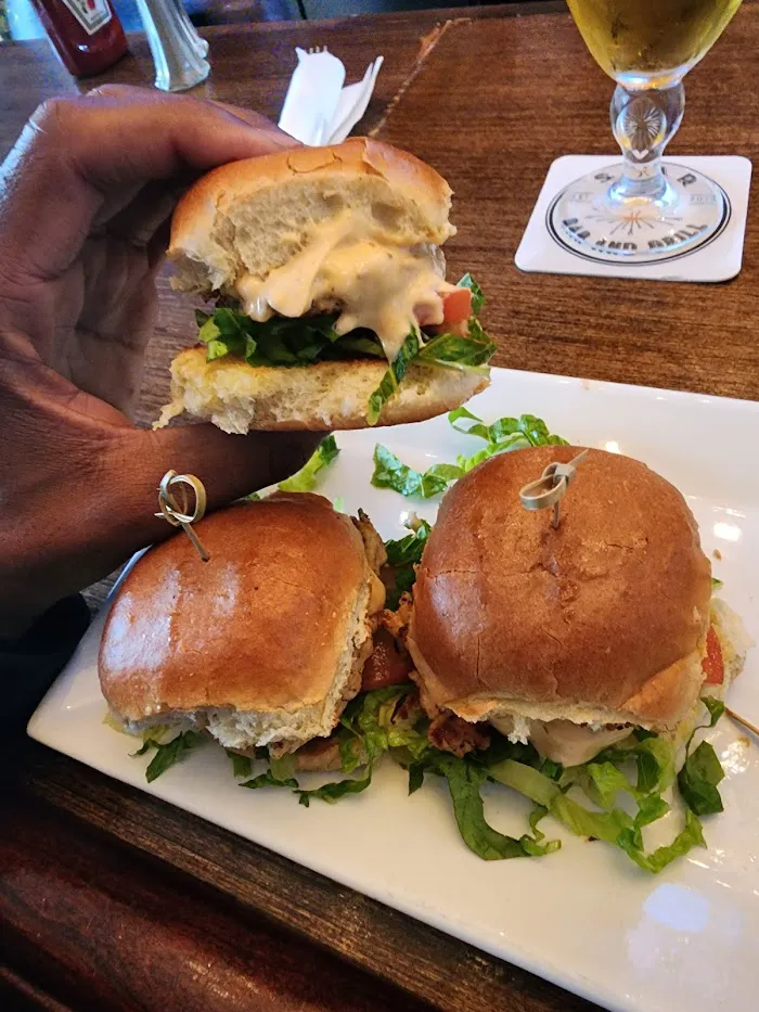 Star Bar and Grill 5