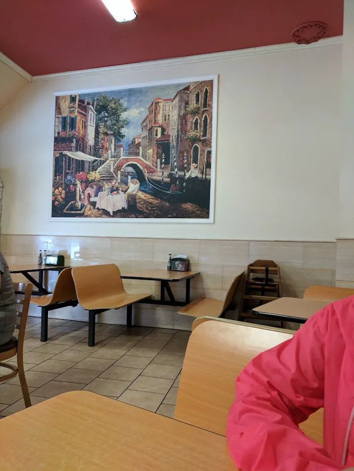 Paesanos Pizzeria 3