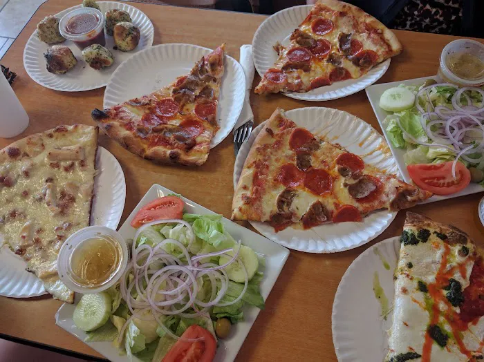 Paesanos Pizzeria 7