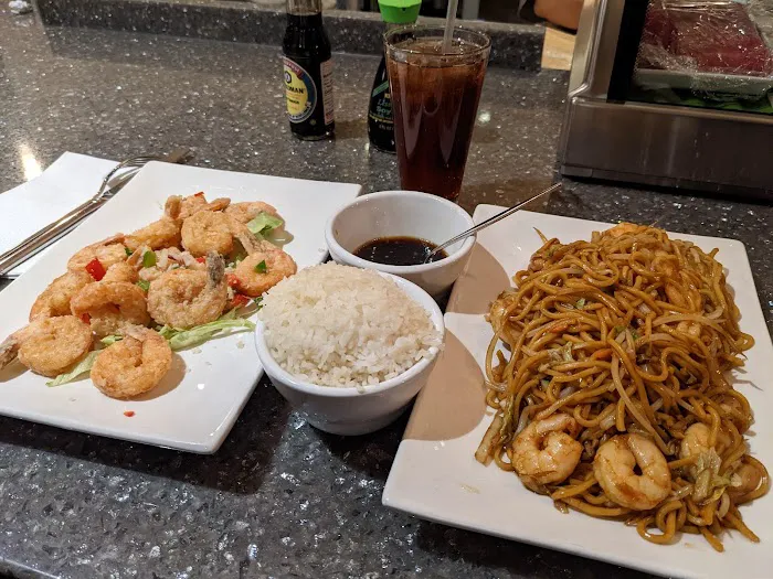 Lucky 8 Noodle + Sushi Bar 9