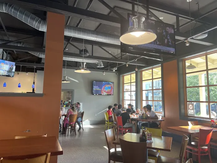 Trackside Grill & Bar 4