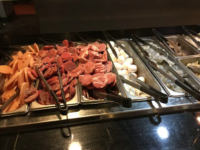 Khan's Mongolian Grill & Bar 3