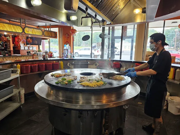 Khan's Mongolian Grill & Bar 4