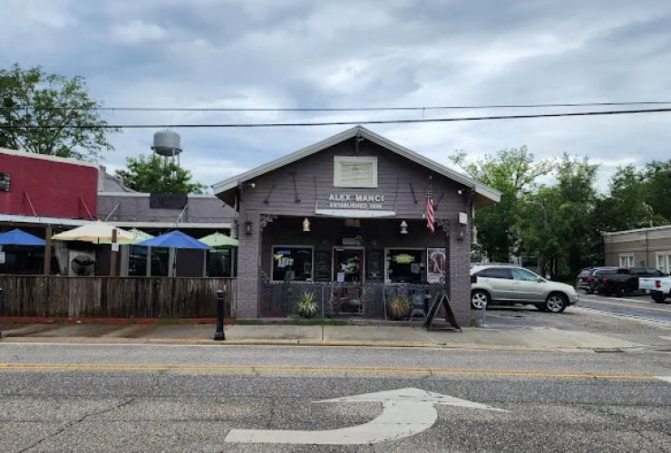 Manci's Antique Club 2