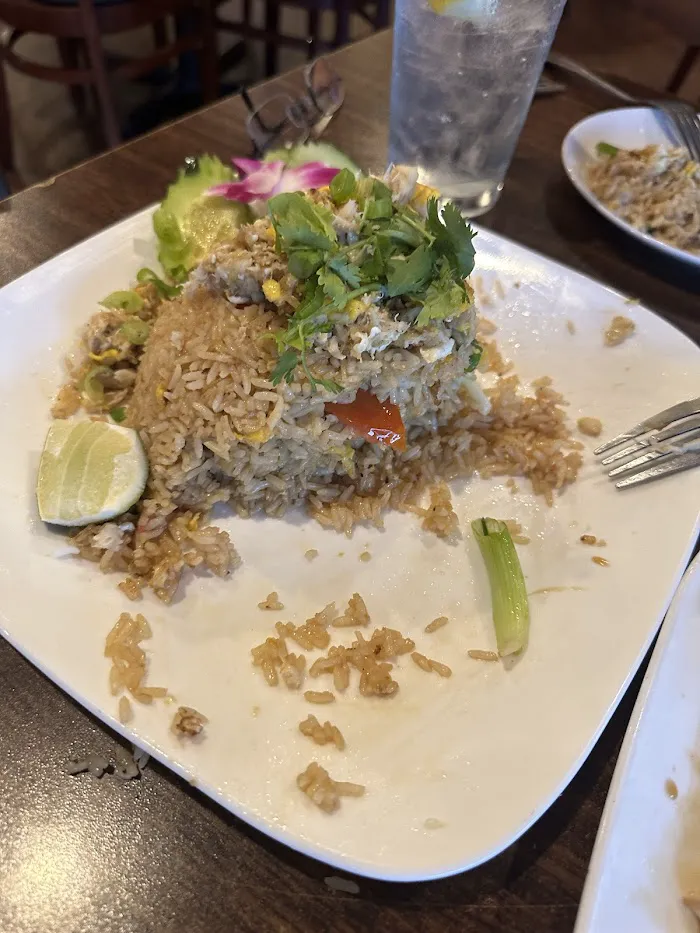 Thai Hut Restaurant 4