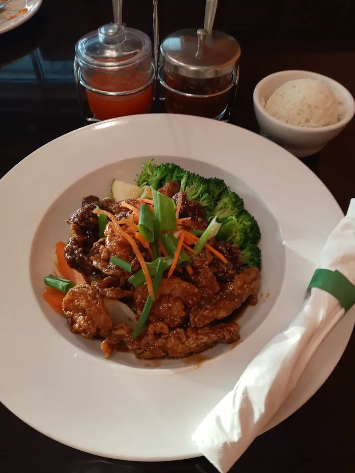Yaya's Thai Restaurant 3