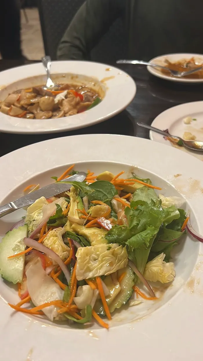 Yaya's Thai Restaurant 2