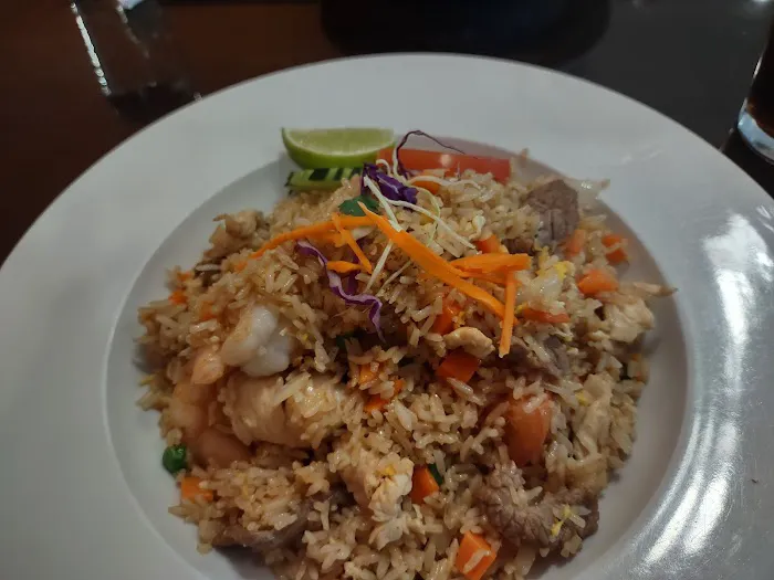 Yaya's Thai Restaurant 8