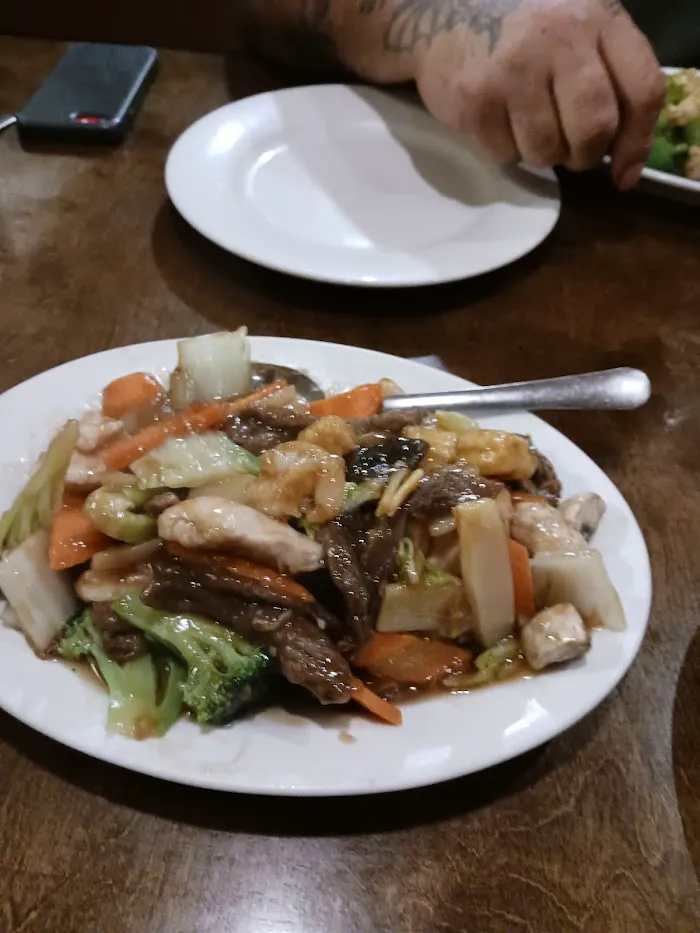 Oolong Chinese Bistro 6