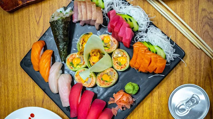 Hugo's Sushi and Asian Cuisine 6