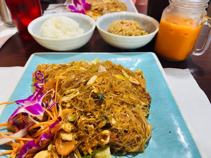 Sukhothai Thai Restaurant Express III 8