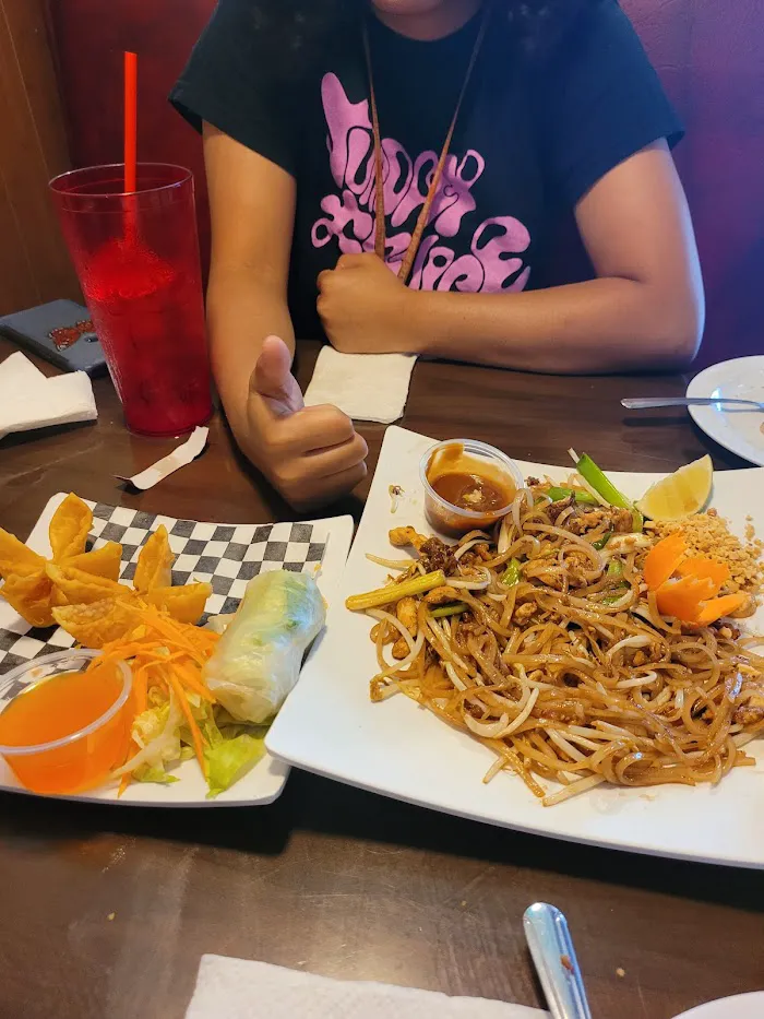 Yum Thai Restaurant 7
