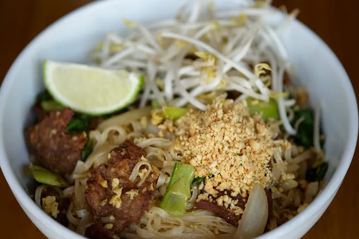 Doc Chey's Noodle House 4