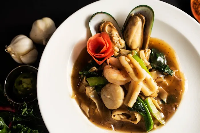 Srithai: Thai Kitchen & Sushi Bar (Emory) 7