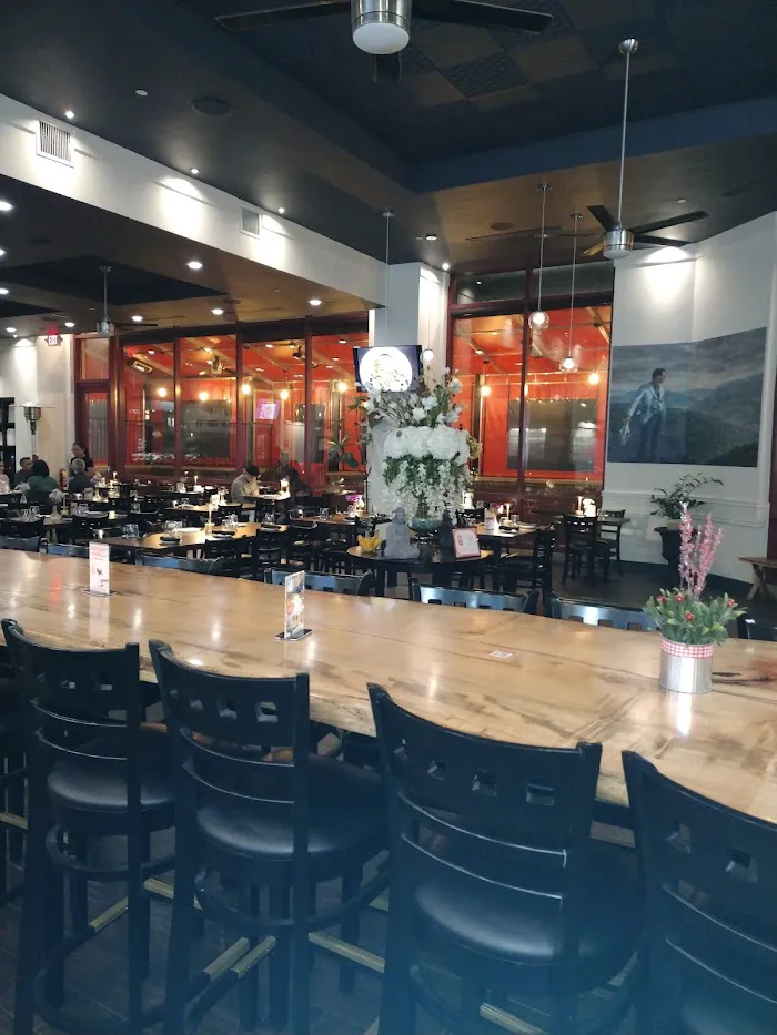 Srithai: Thai Kitchen & Sushi Bar (Emory) 2