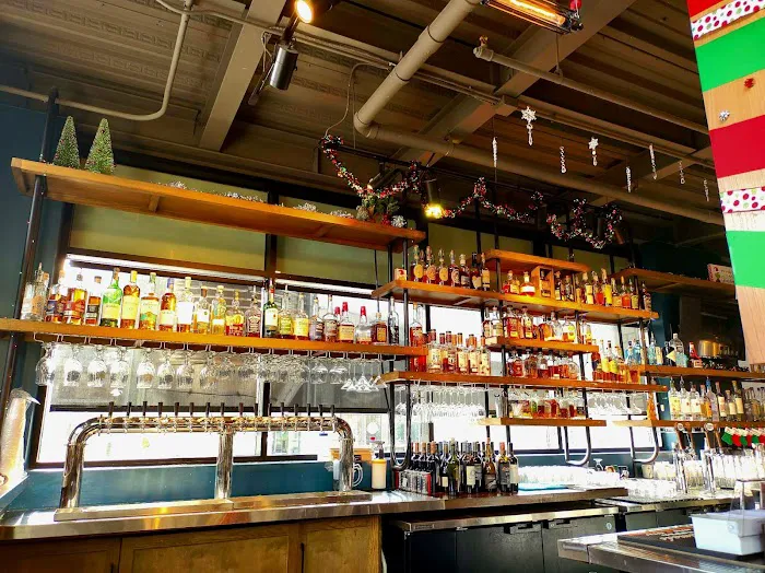 Cherry Street Brewpub at Halcyon 8