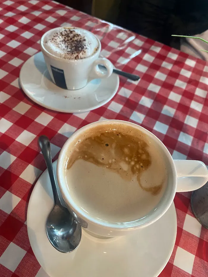 Chez Cani Café & Bistro 9