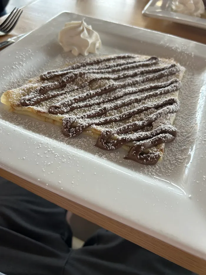 Chez Cani Café & Bistro 6