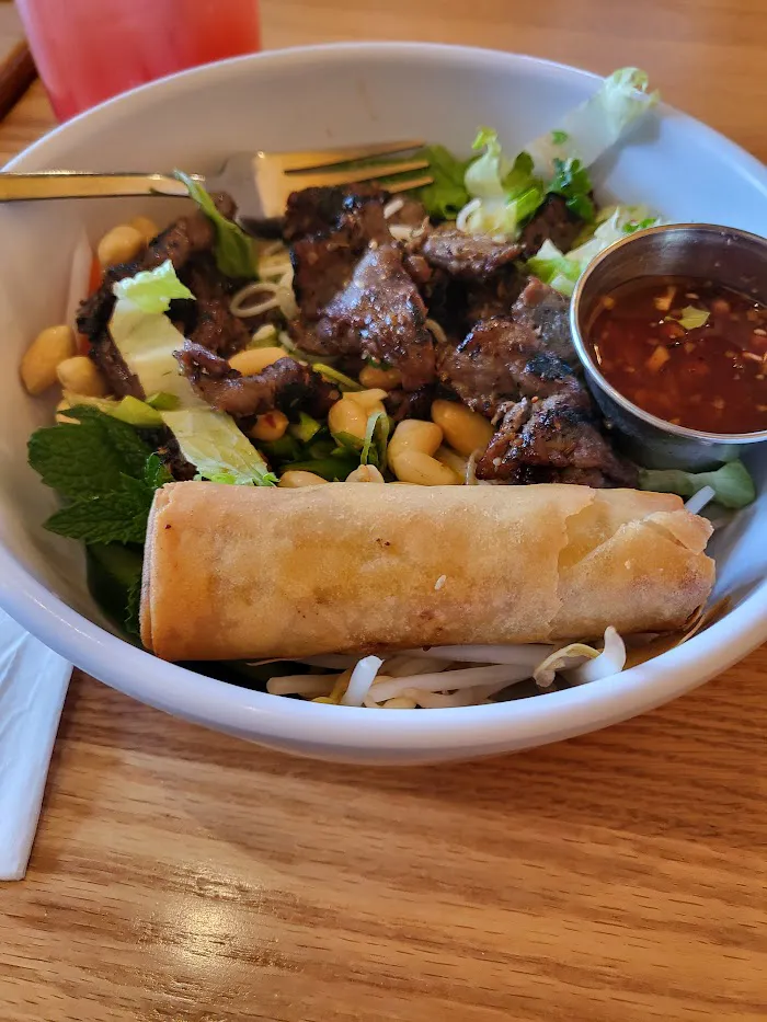 Huế Asian Kitchen 10