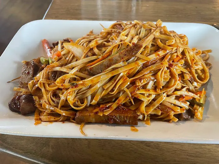 Momo Mee Asian Cuisine 3