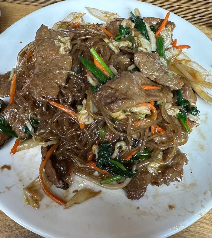 Momo Mee Asian Cuisine 8