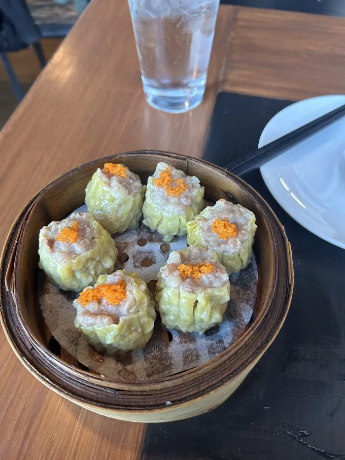 Momo Mee Asian Cuisine 5