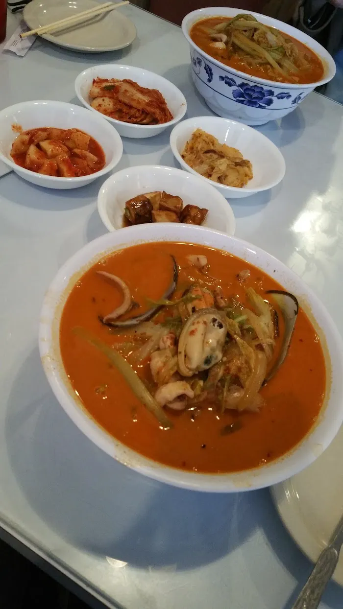 Wong's Hunan Garden 7