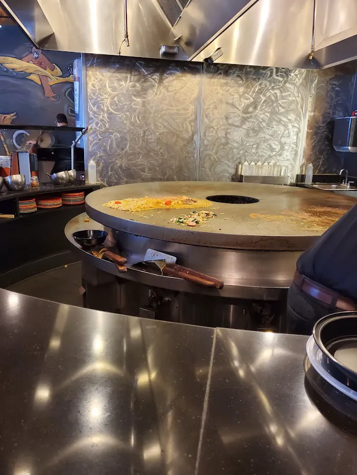 HuHot Mongolian Grill 4