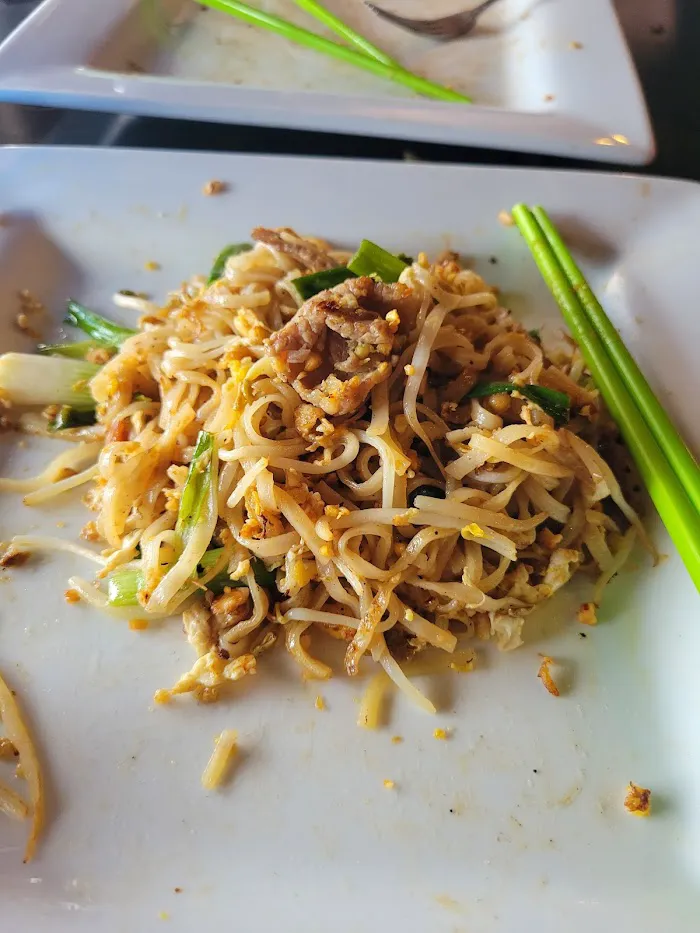 Mai Thai Restaurant 10