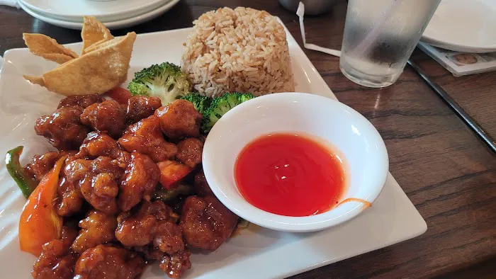 New Gold Mountain Restaurant 8