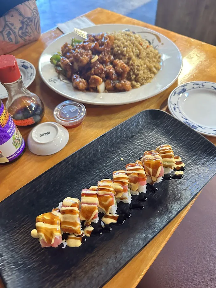 Eiko Cafe sushi & donburi 8