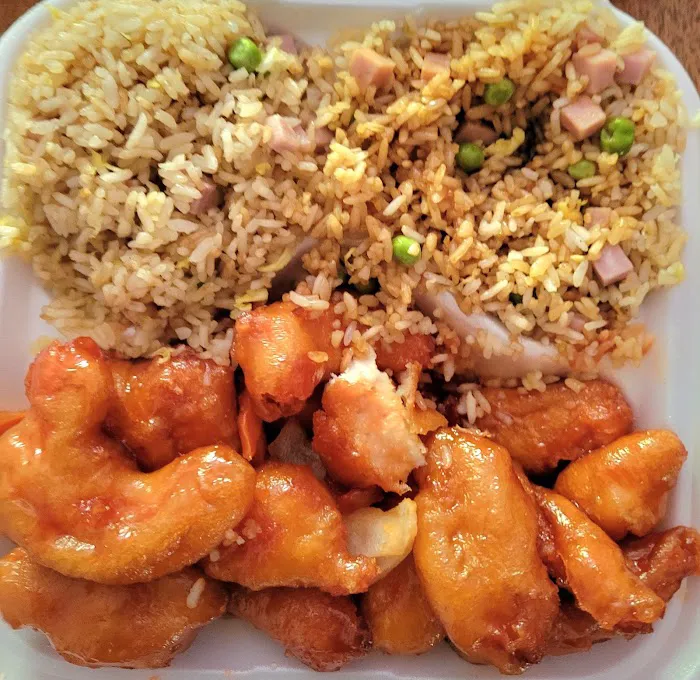 Red 8 Asian Cuisine & Sushi Bar 10