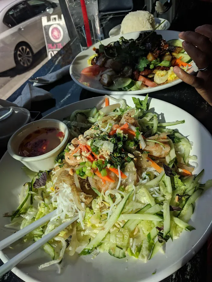 Pho Thin Vietnamese Noodle Lounge 4