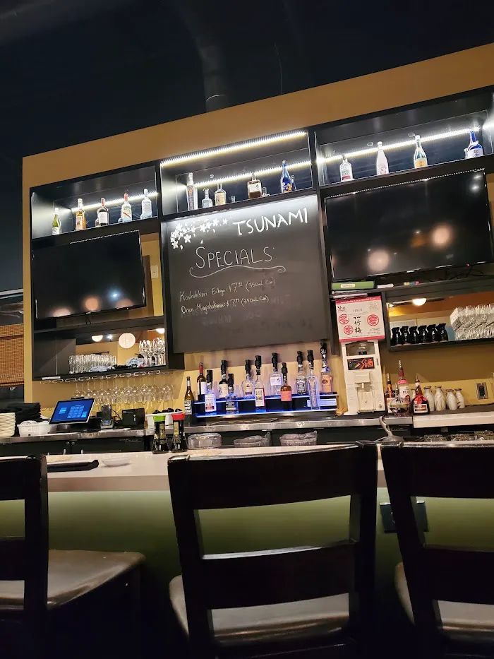 Tsunami Restaurant & Sushi Bar - Union Heights 5