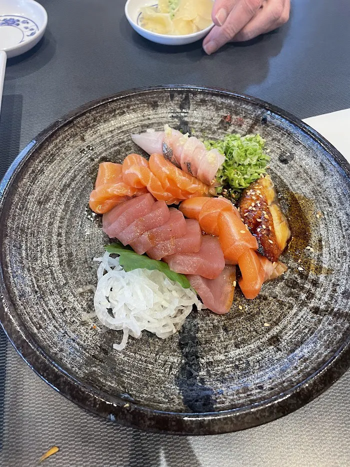 Tsunami Restaurant & Sushi Bar - Union Heights 3