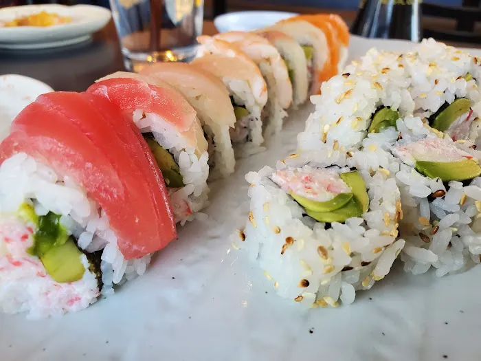 Tsunami Restaurant & Sushi Bar - Union Heights 4