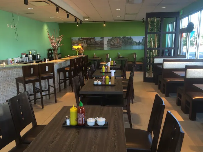 Phở Saigon Noodle House 6